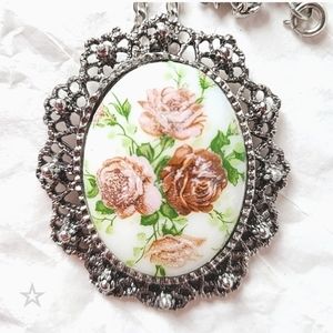 CABBAGE ROSE TRANSFERWARE MILK GLASS PENDANT NECKLACE